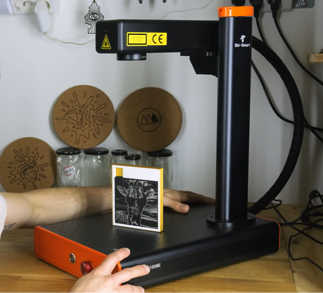Fiber laser vs CO2 laser: Two Lasers Explained